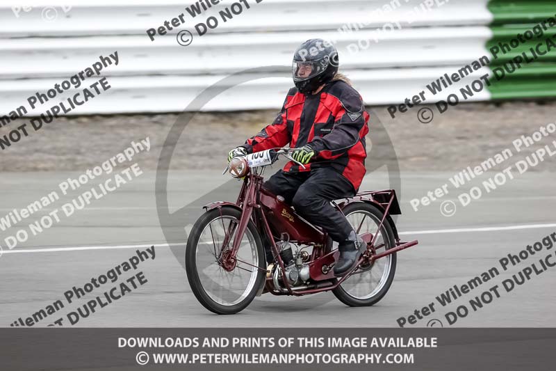 Vintage motorcycle club;eventdigitalimages;mallory park;mallory park trackday photographs;no limits trackdays;peter wileman photography;trackday digital images;trackday photos;vmcc festival 1000 bikes photographs